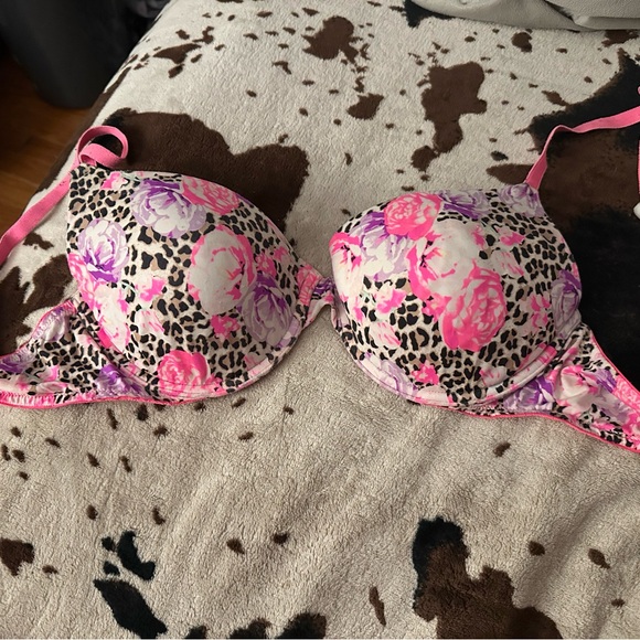 Pink bras never wore in great condition - Picture 2 of 5